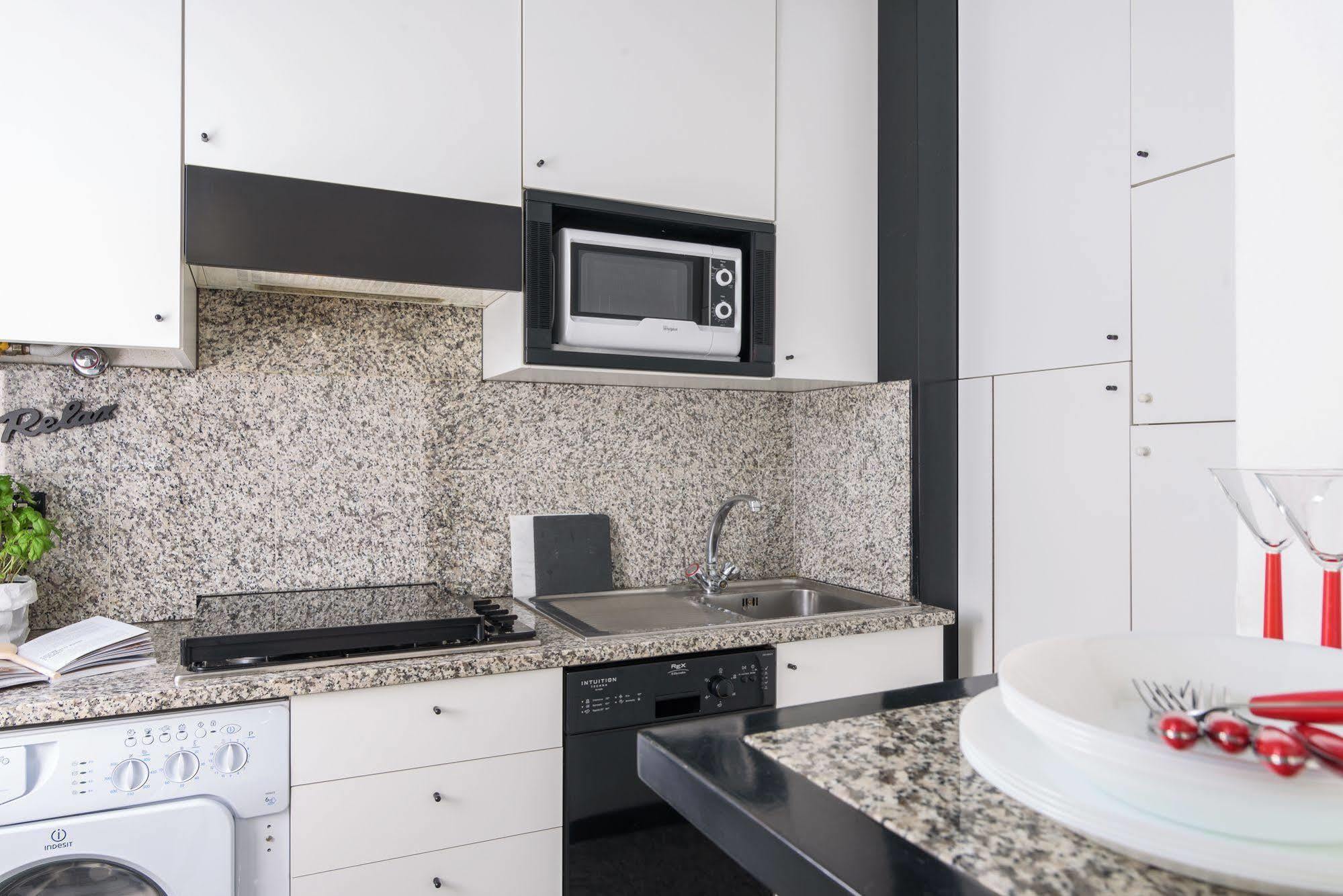 Alcuino Apartment ミラノ エクステリア 写真
